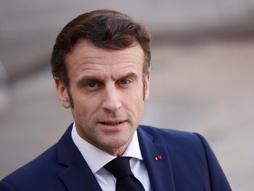 "Prepararsi a ogni scenario...": il pessimismo di Macron