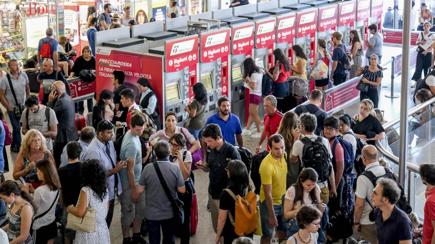 Armi e droga nella borsetta: arrestate due donne a Termini