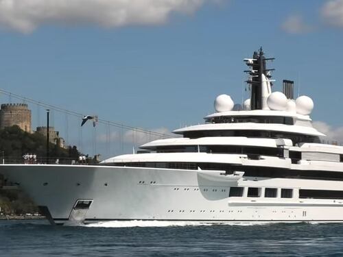 Congelato lo "yacht di Putin": lo Scheherazade bloccato in Italia