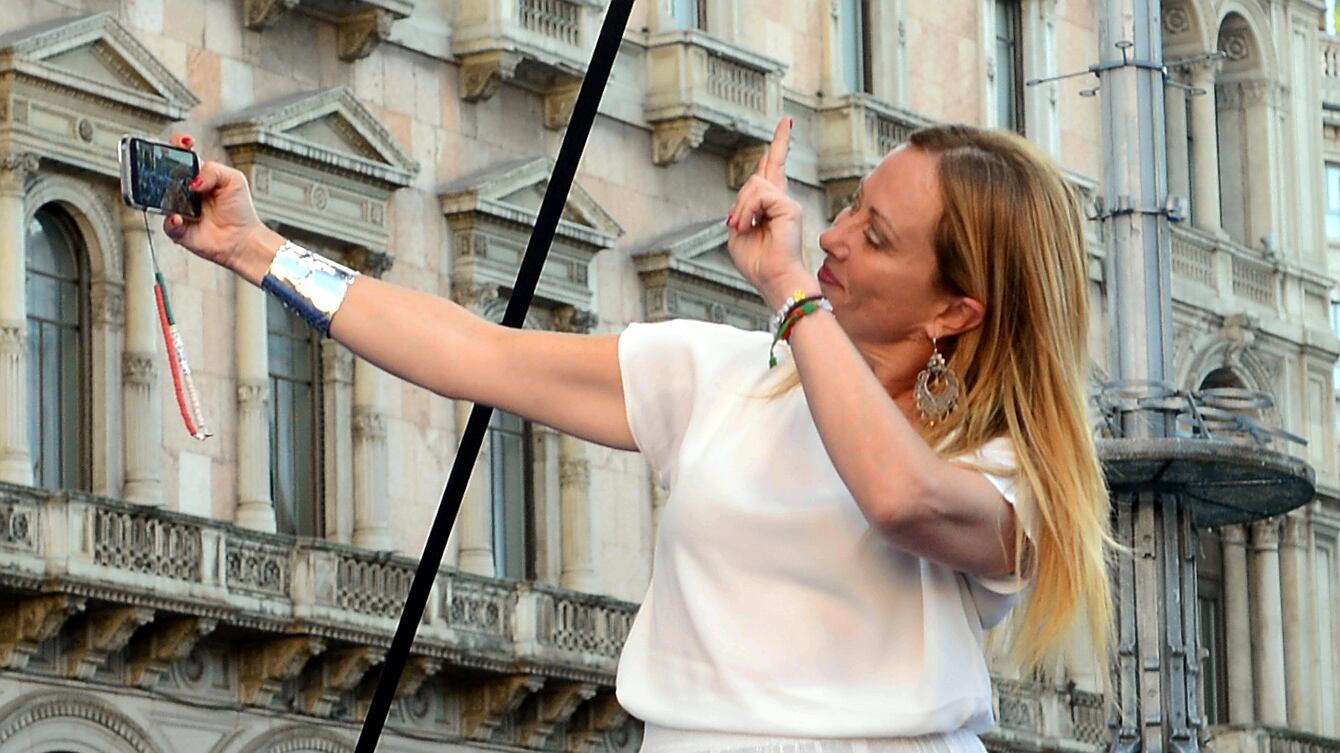 Meloni in piazza attacca la sinistra aggressiva: "Senza di me non ha argomenti"