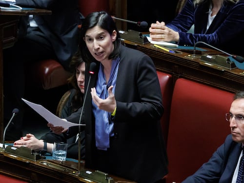 Elly sogna il quorum e il voto anticipato ma neanche il Pd ci crede