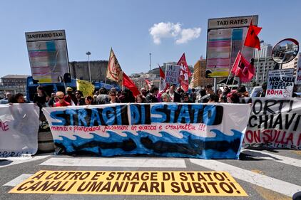 Manifestazione degli antagonisti a Napoli