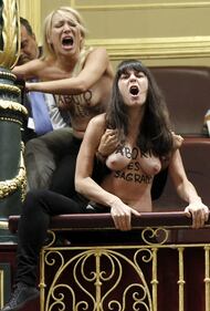 "L'aborto è sacro": nuovo ridicolo show delle attiviste spagnole 1