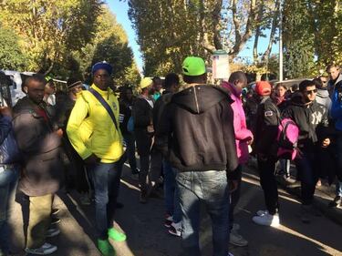 I migranti in corteo per chiedere più diritti 13