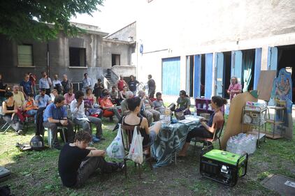 Occupato il cinema Maestoso in Piazza Lodi 6