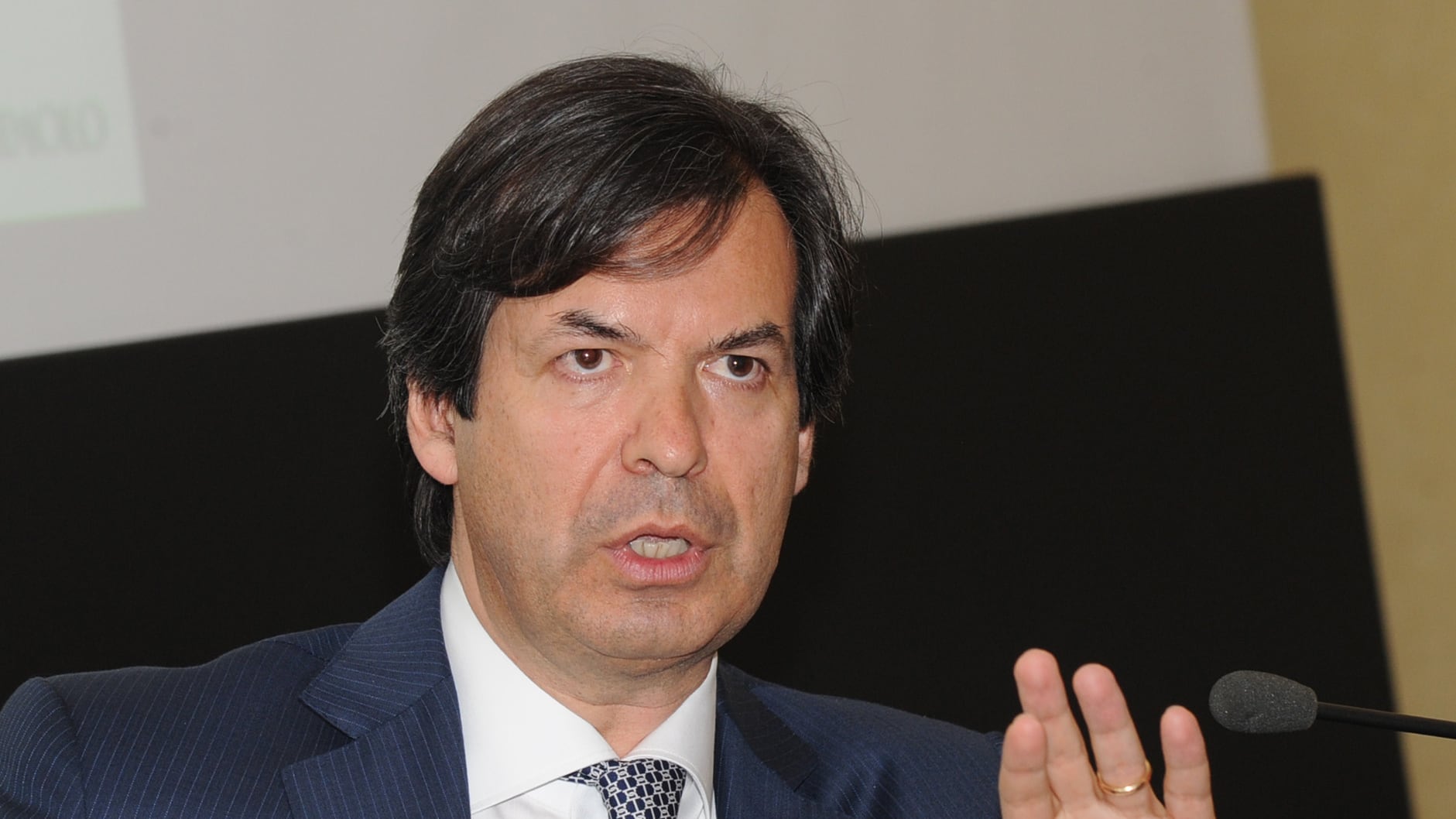 Il primo banchiere italiano difende il Nord dal governo