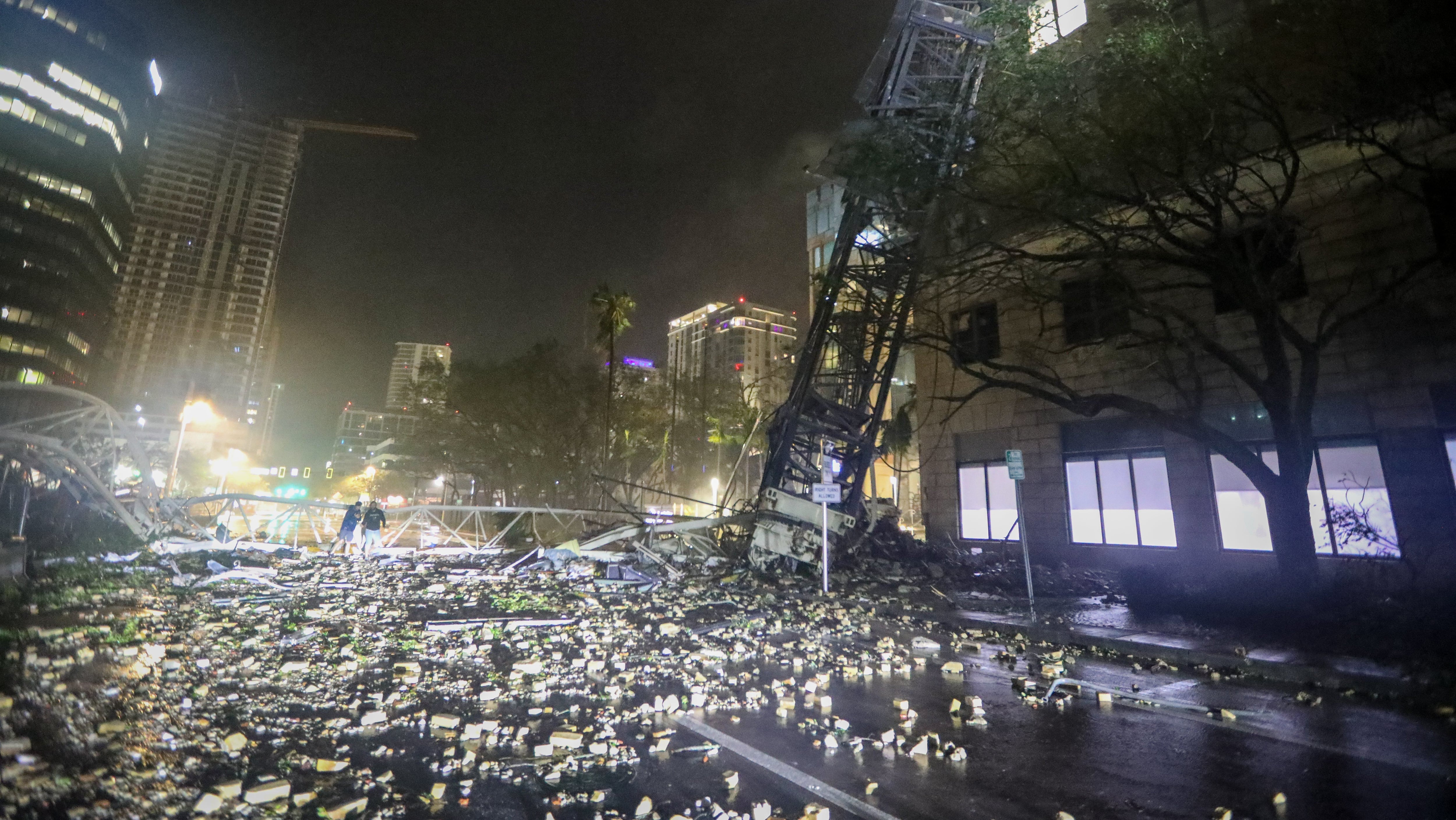 Città sommerse, altri 27 tornado e 3 milioni senza luce: Milton devasta la Florida