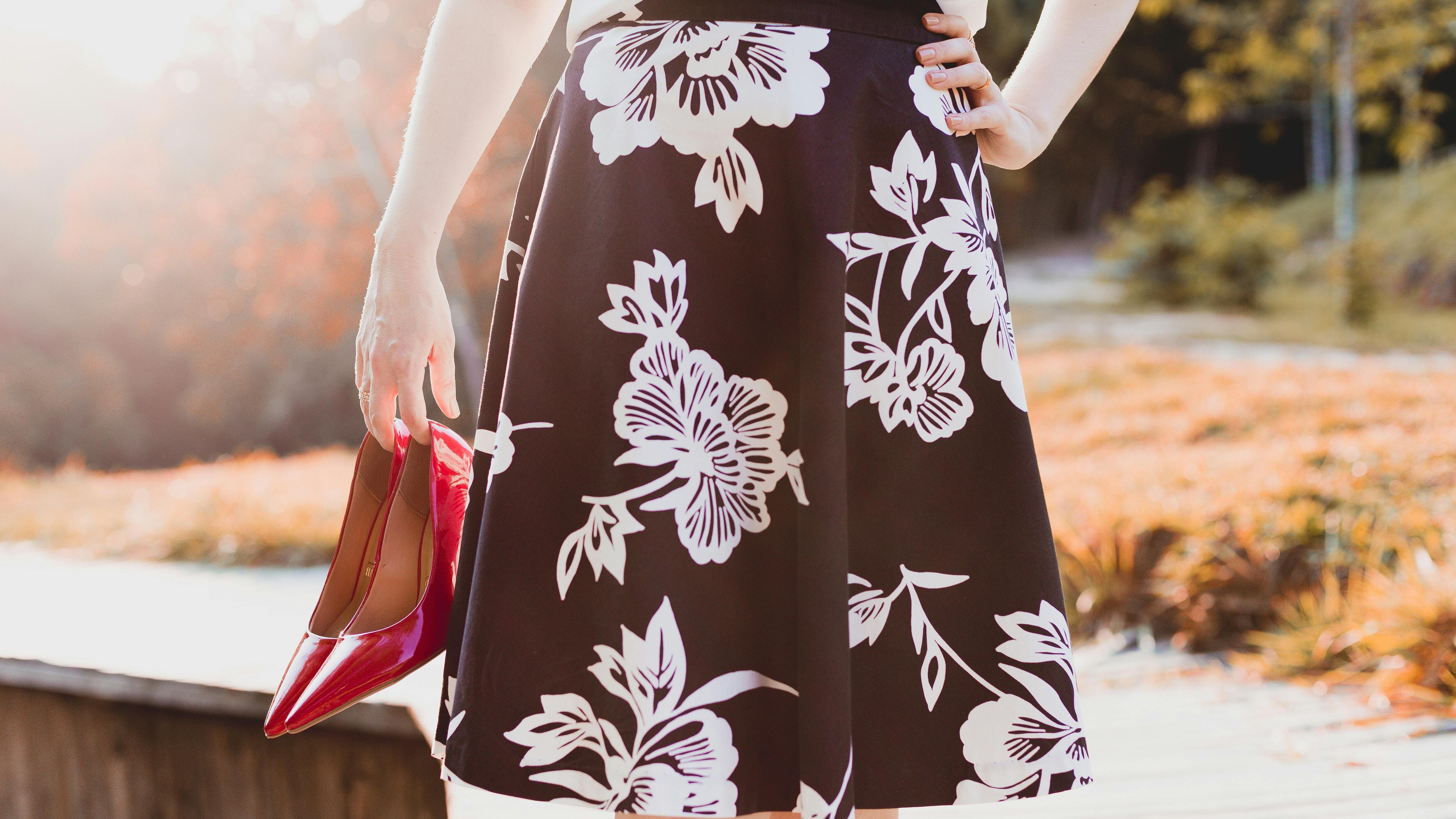 Gonna di raso, i modelli perfetti per outfit da giorno o da sera e per tutte le età