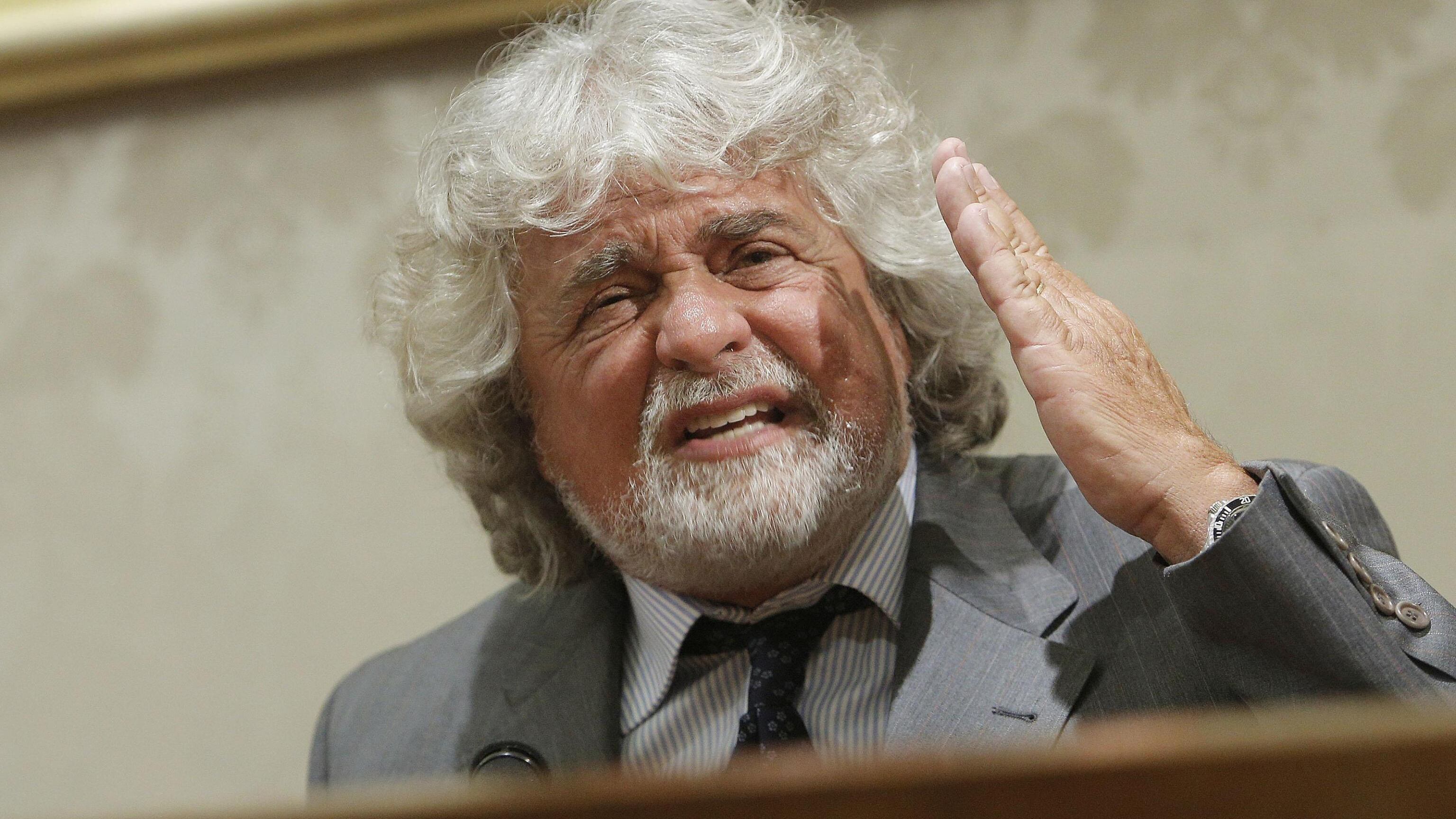 I grillini difendono la casta: "No al taglio della pensione"