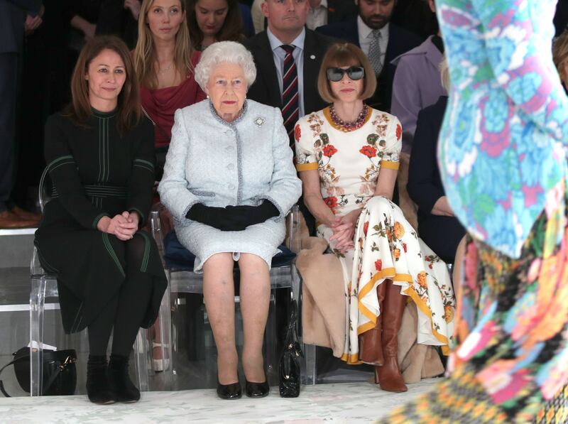 La Regina Elisabetta alla Fashion Week 8