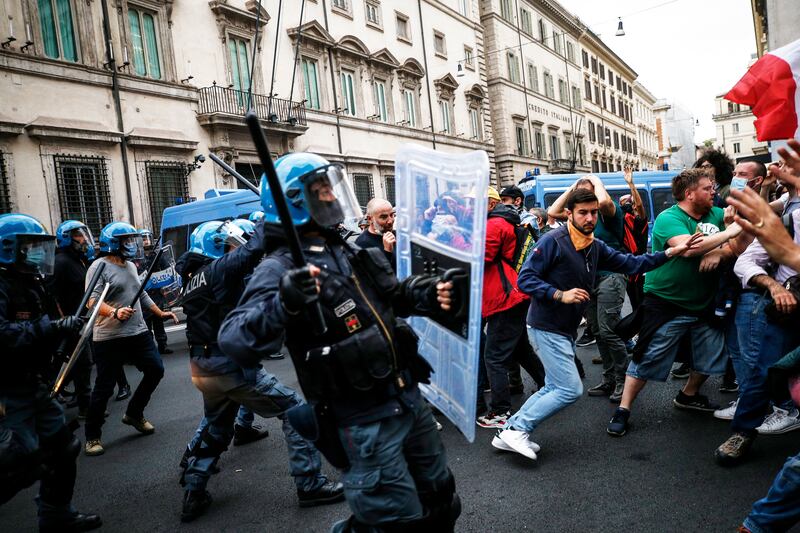 Manifestazione no pass a Roma 6