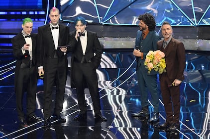 Sanremo 2024: ecco il look della seconda serata del Festival dei La Sad  7
