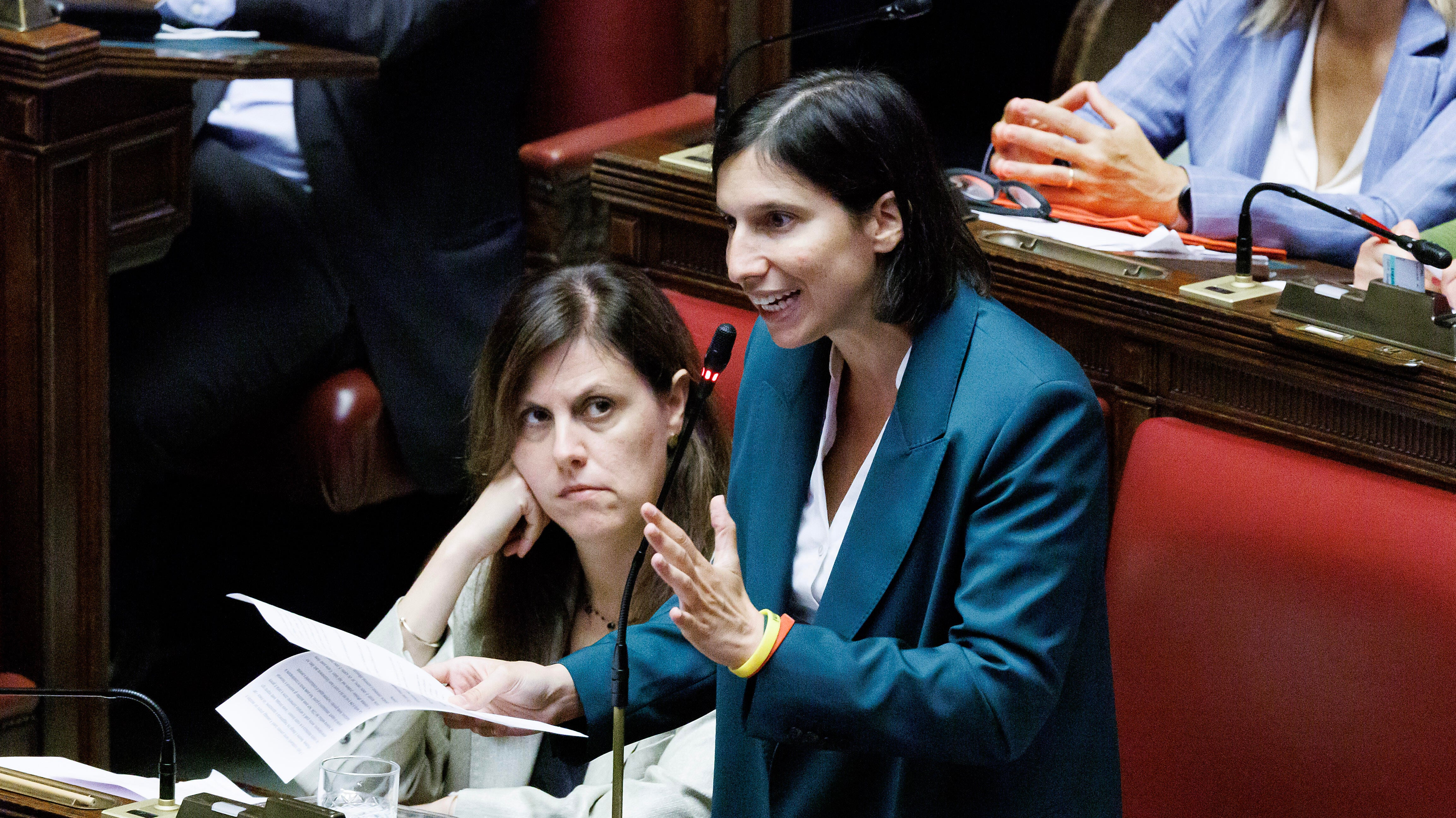 Il caos alla Camera premeditato dal Pd. "Non ora, non ora"