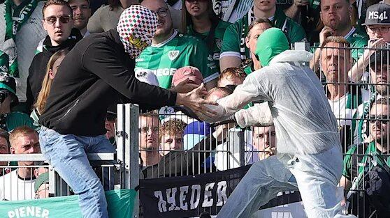 Blitz del tifoso in Germania, stacca la spina al Var: cos'è successo