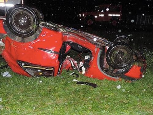 Prende l'auto della madre e si schianta: muore a 16 anni