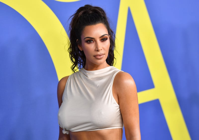 Kim Kardashian senza reggiseno sul red carpet 1