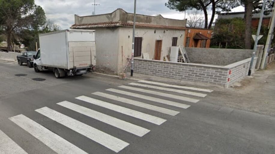 Scontro tra auto: morta una donna, grave la figlia di 14 anni