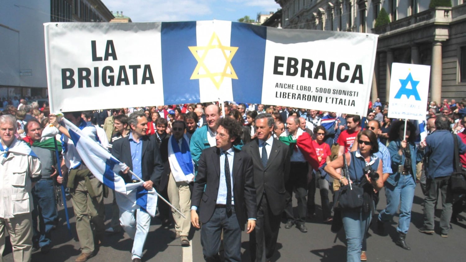 Occhi chiusi se l'antisemita sta a sinistra