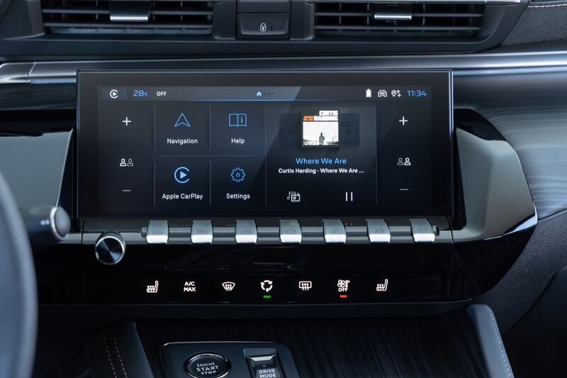 Nuova Peugeot 508 2023: guarda le foto 21