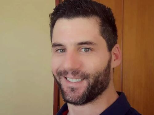 L'omosessualità, la vita da escort, i problemi di mente: chi era Joel Cauchi, il killer di Sydney