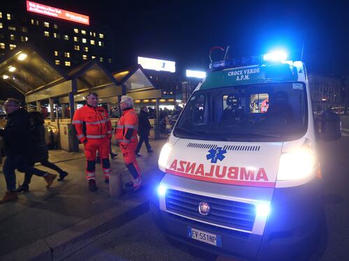 Bologna, pestato per qualche spicciolo: fermati due giovani romeni