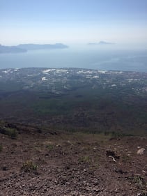 Vivere sulle pendici del Vesuvio tra fatalismo e rischio eruzione 19