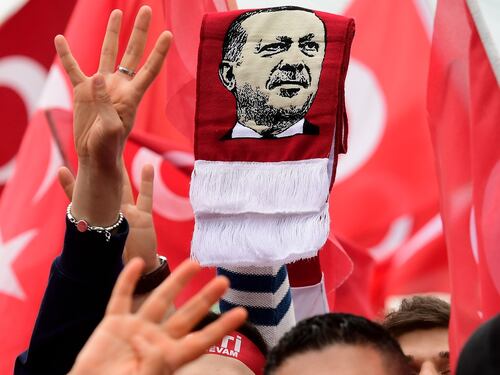 Erdogan attacca l'Italia: "Pensate alla mafia, non a mio figlio"