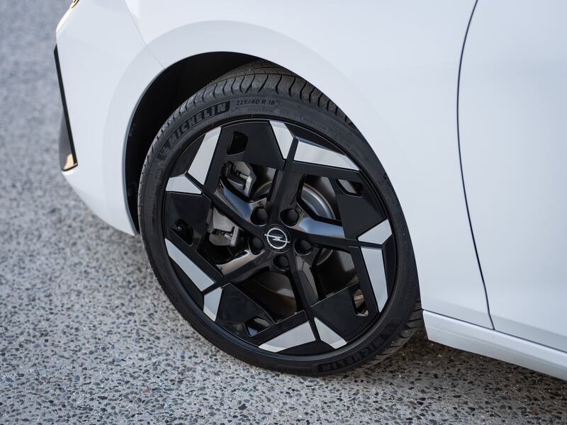 Opel Grandland Gse, guarda le foto 8