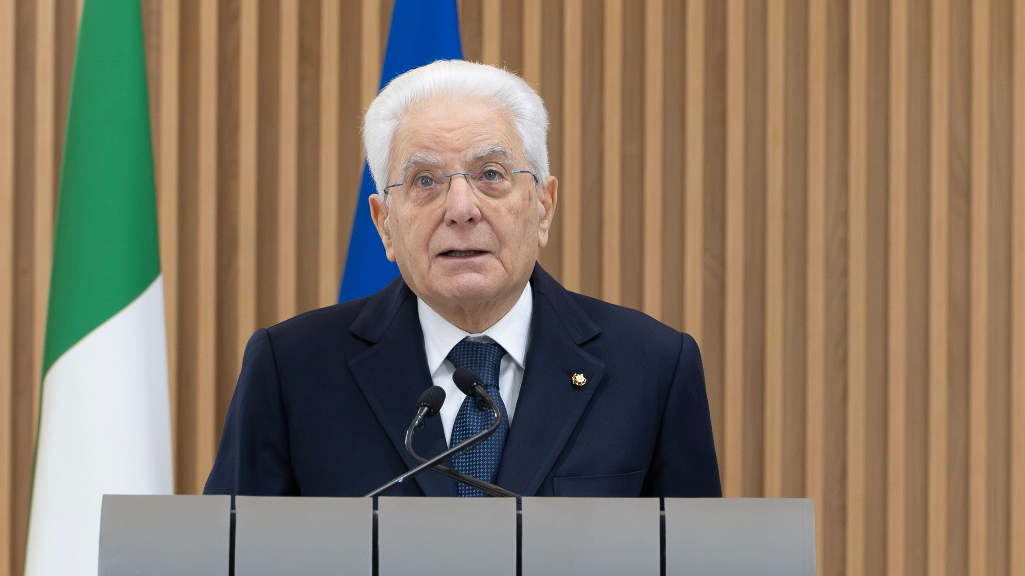 Mattarella su Mosca. "Vuole ridefinire i confini con la forza"