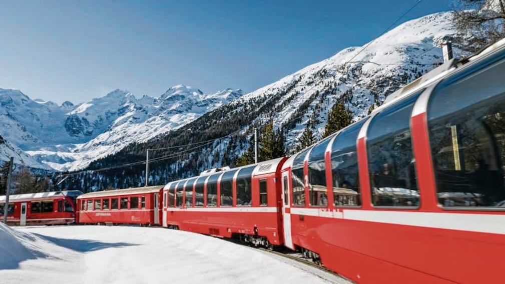 Monti, laghi e ghiacciai: il viaggio incantato del Bernina Express