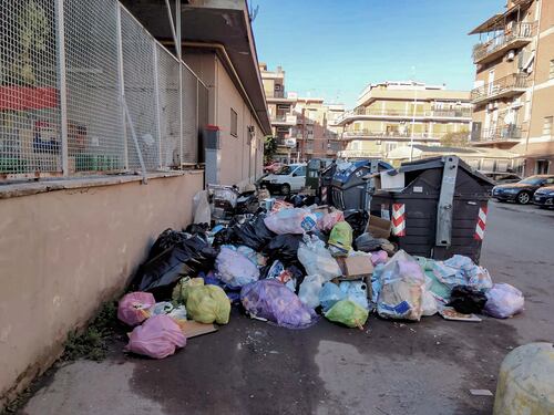 Roma rischia di essere seppellita dai rifiuti