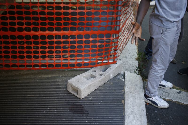 Ambulante senegalese muore durante il blitz anti-abusivismo a Roma 5