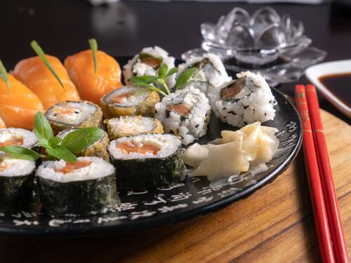 Mangiano sushi a volontà, ma non pagano: denunciata coppia italo magrebina