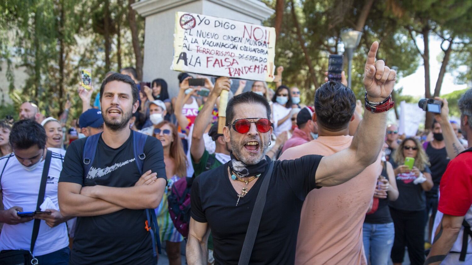Spagna, Germania e America: le piazze dei "no-mascherina"