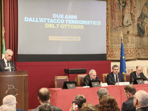 "Oggi giorno storico". Alla Camera si ricorda il 7 ottobre e si "tifa" per la pace