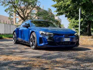Audi RS e-tron GT: guarda la gallery della super berlina elettrica 3