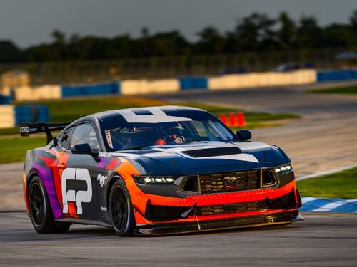 Ford Mustang GT4, la nuova supercar da competizione debutta tra i cordoli di SPA