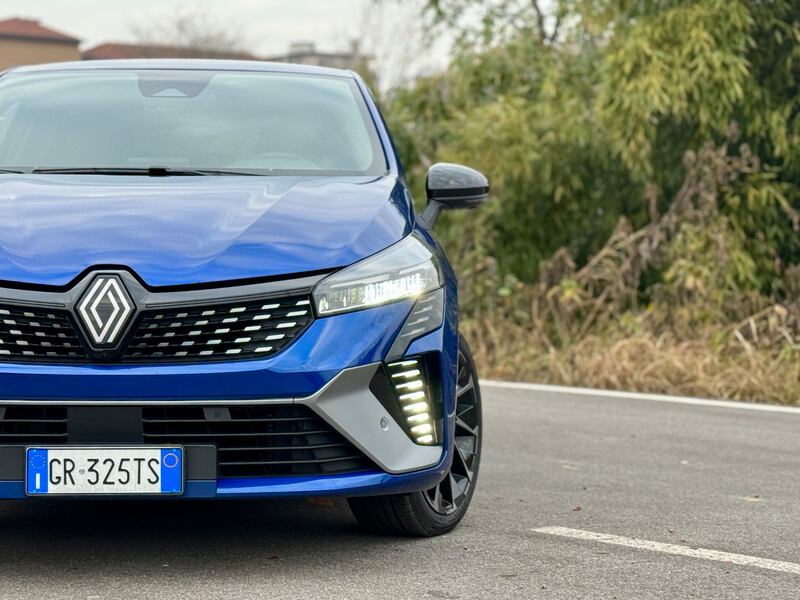 Renault Clio E-Tech: guarda la gallery della citycar ibrida francese 4