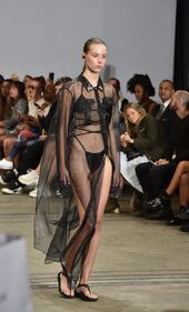Le modelle sfilano alla Fashion Week Australia 2019 9
