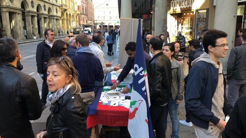 FdI contro i tortellini di pollo regala la mortadella 5