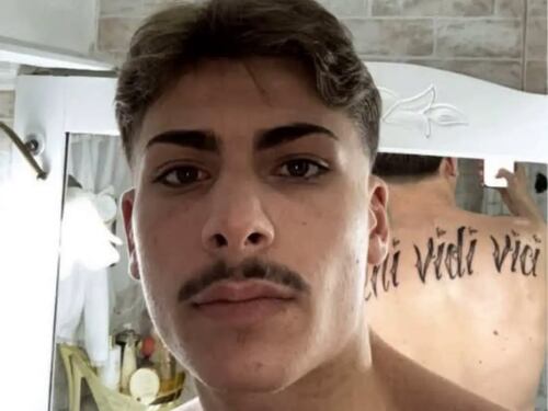 Lorenzo ucciso sotto casa per una lite al calcetto con un colpo al petto