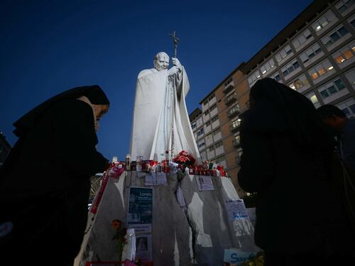 Altre due crisi respiratorie per il Papa