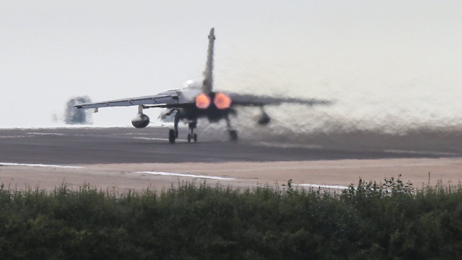 Londra dice sì ai raid contro l'Isis "Bombardamenti nelle prossime ore"