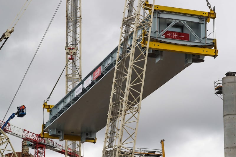 Il "varo ad alta quota" del primo pezzo del Ponte di Genova 7