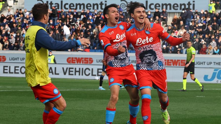 Il Napoli vince in casa dell'Atalanta e mette pressione sul Milan. La lotta scudetto entra nel vivo