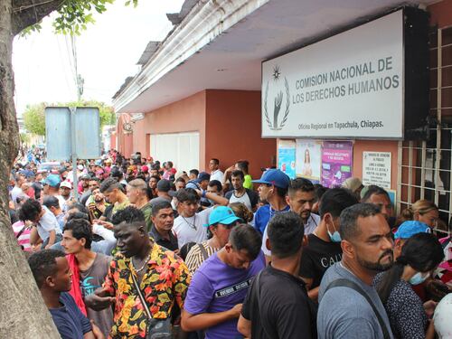 Le truppe al confine, i poteri speciali e lo ius soli: il piano di Trump contro i migranti clandestini