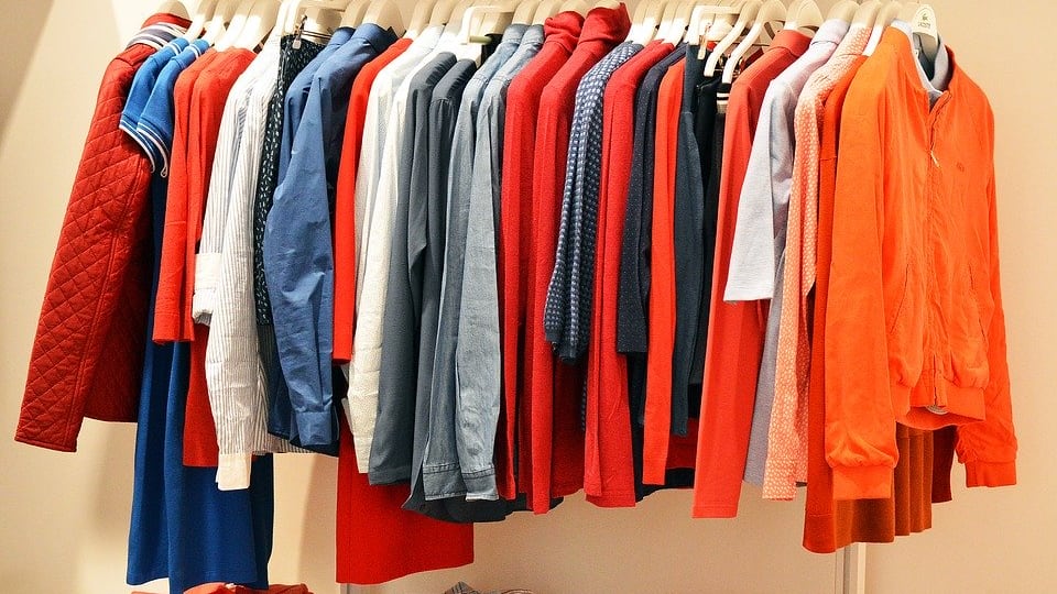 L'armadio è (stra)pieno ma nulla da indossare? Non è moda, è psicologia