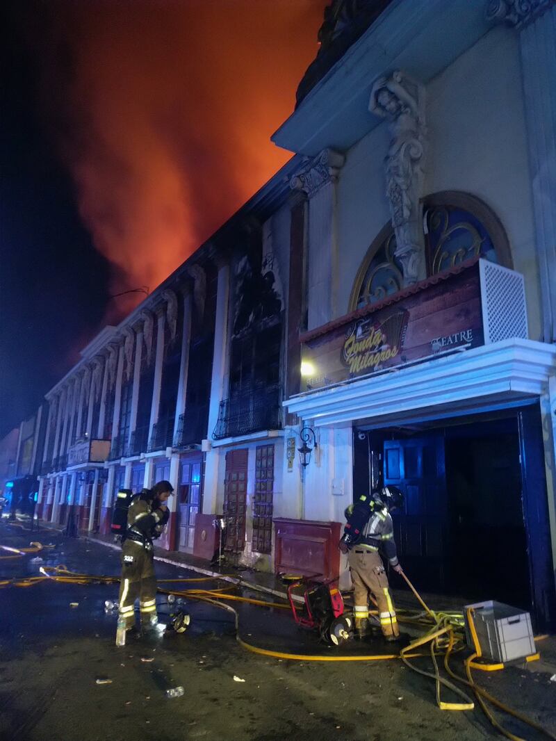 Un'incendio è scoppiato attorno alle 6 del mattino nella discoteca Teatre di Murcia, in Spagna: il bilancio è di 7 morti e 4 feriti 8