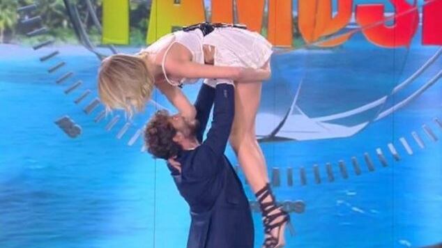 L'incidente hot di Alessia Marcuzzi all'Isola dei Famosi