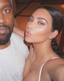 Kim Kardashian, selfie hot su Instagram 11